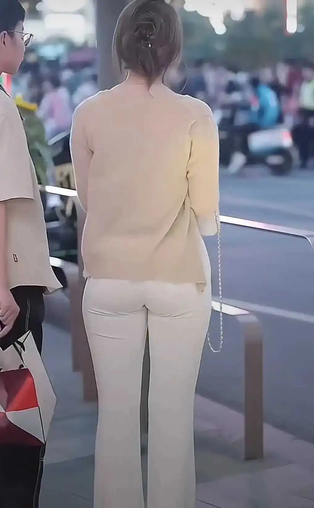 这种应该是已婚妇女的天花板吧？