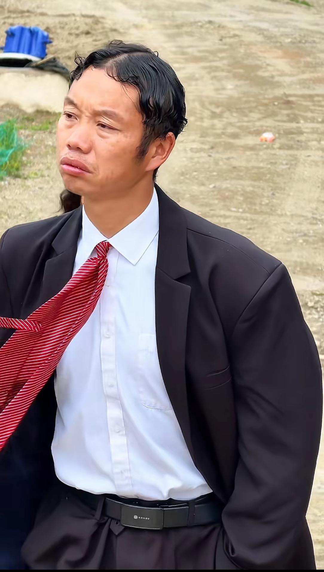 我想开路虎，有没有女菩萨可怜一下我，[笑着哭][笑着哭][笑着哭]