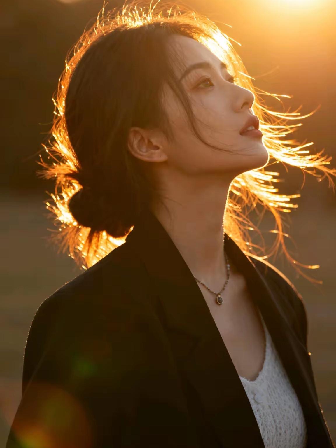 真心无价，别错付也别辜负人与人之间，最忌讳用聪明算计别人的善良。真心很贵，