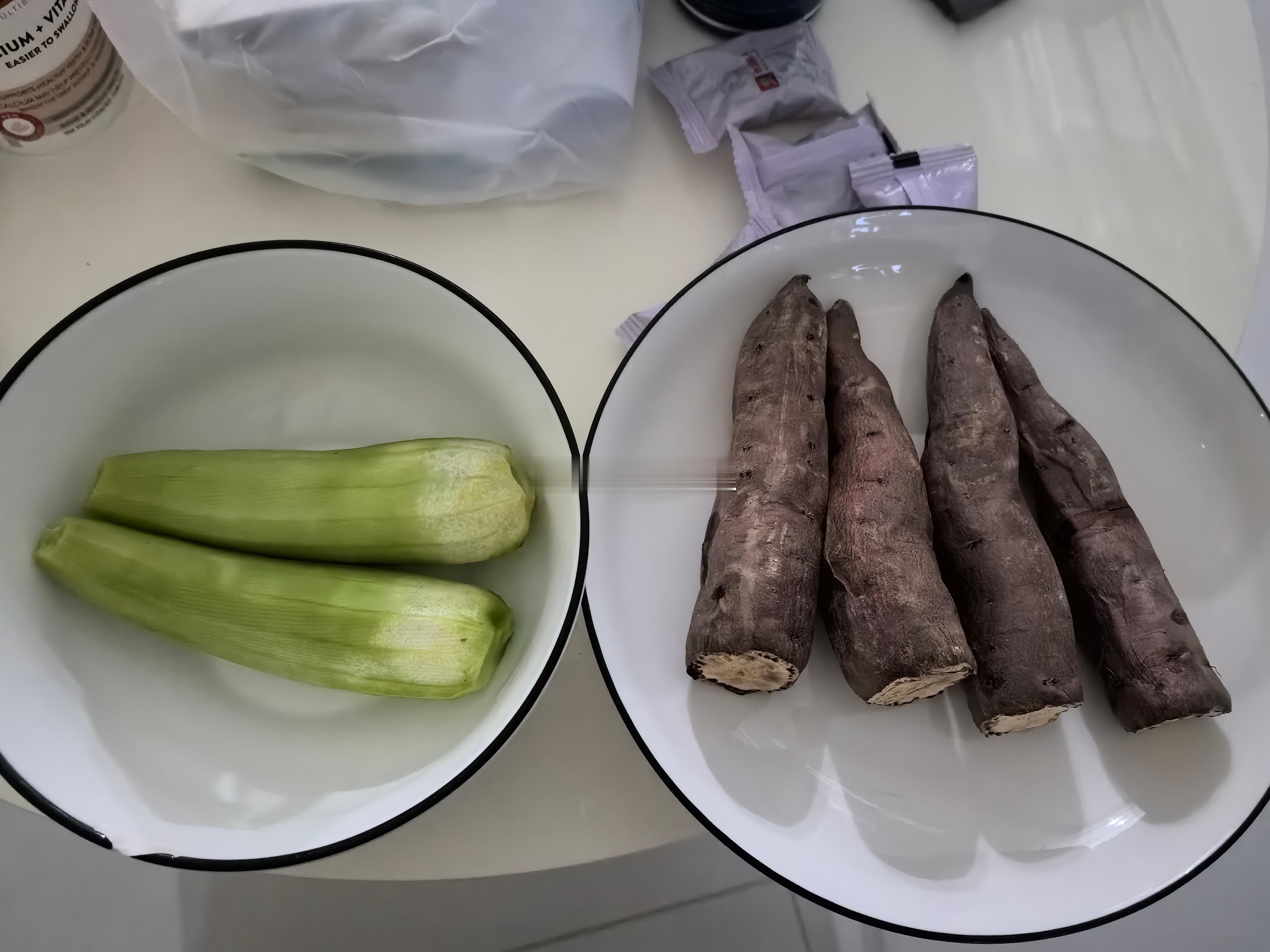 姐姐的晚餐有啥不能吃的[无奈吐舌]​​​