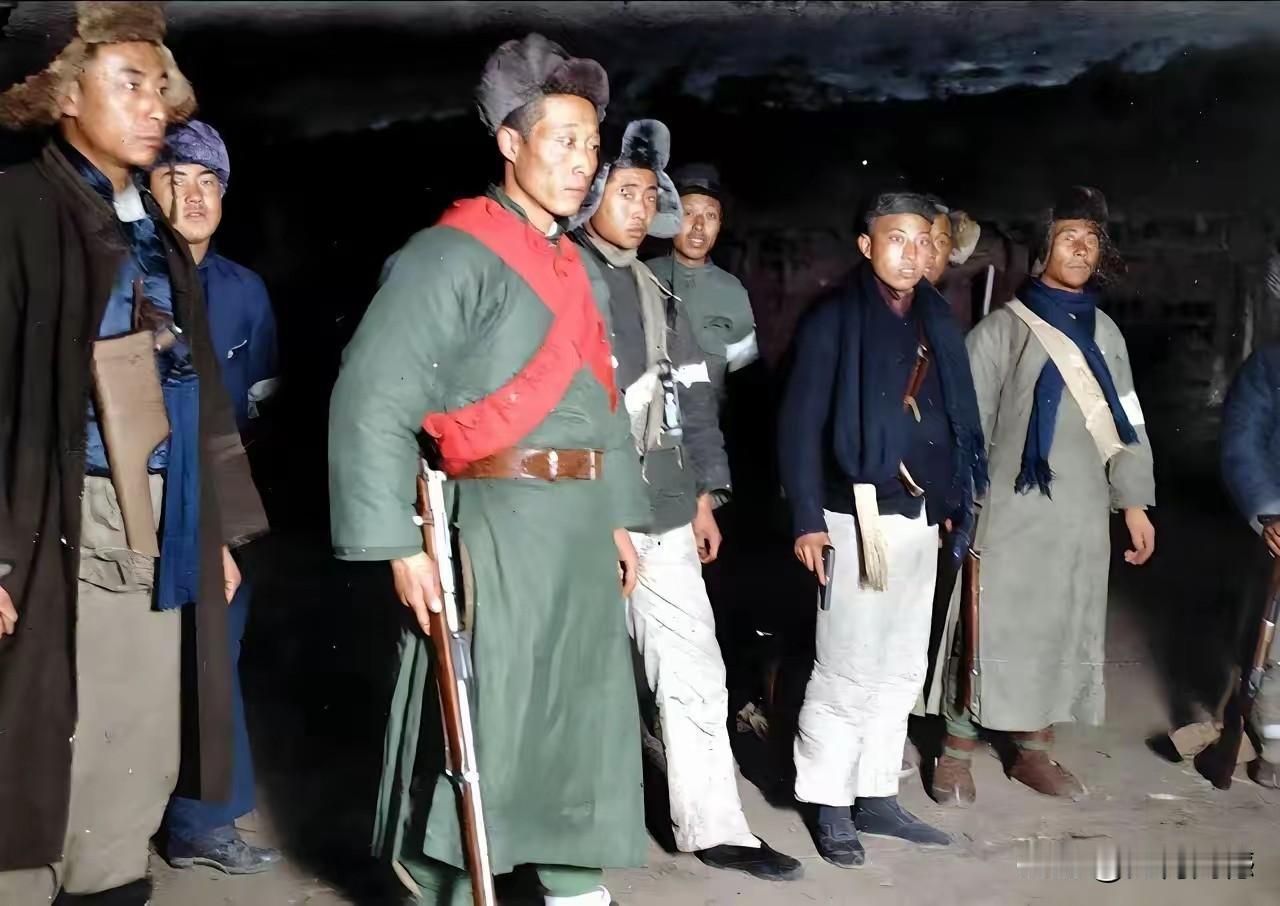 抗日的好汉长的什么样？照片中的这些人，就是当时东北的抗日好汉们，他们都是普普通通