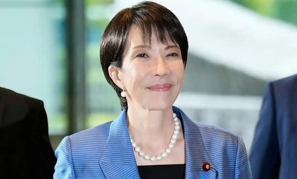 高市早苗这回是真装不下去了，眼看中国的大杀器跨过太平洋，她的内阁瞬间慌了神，想尽