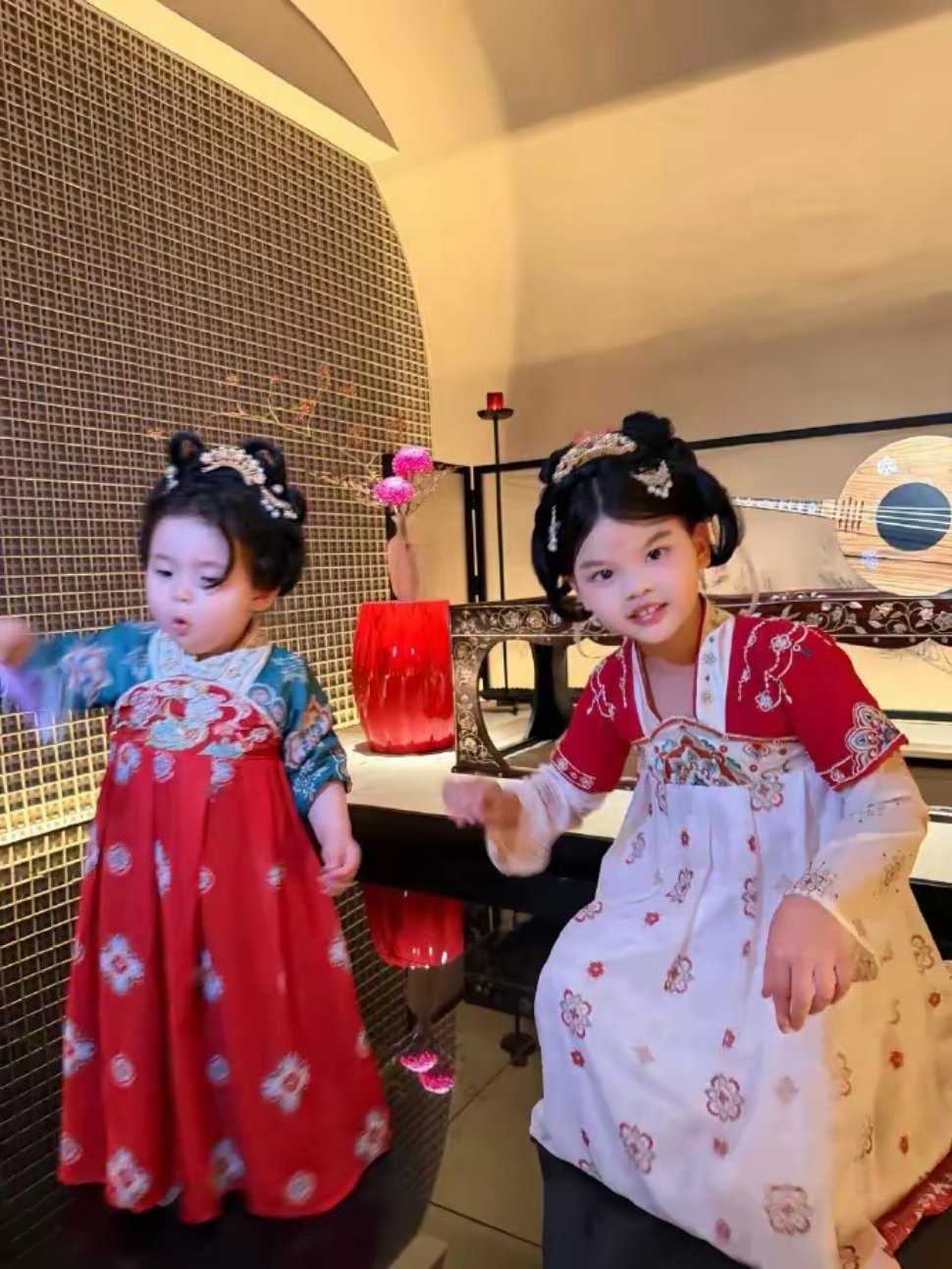 韩安冉你为什么不把小猪妹p的好看点，只p自己和优米。