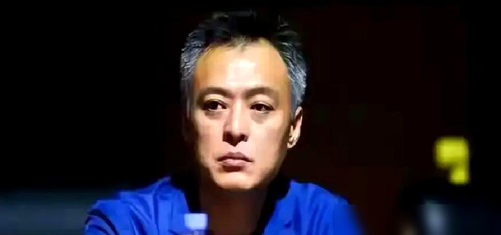 去年还站在世界之巅，享受着全网的欢呼和赞誉，谁能想到，仅仅一年时间，林诗栋就跌入