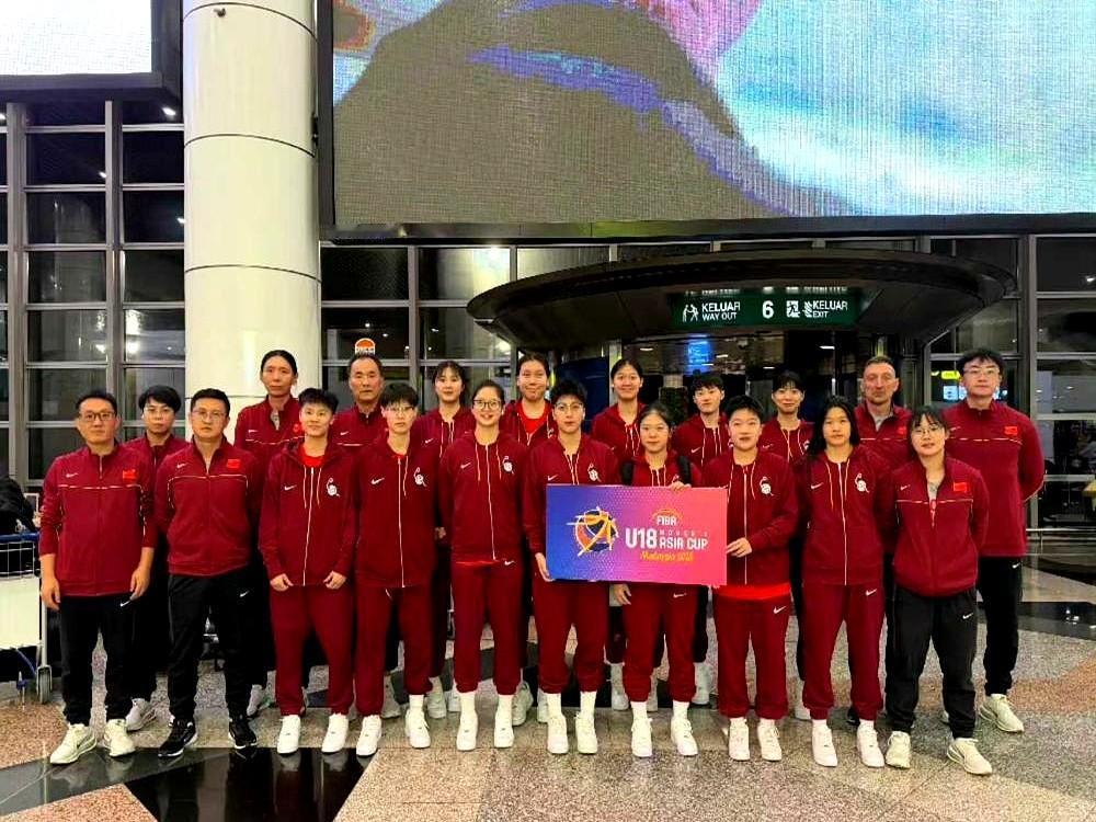 刚拿下近十年最好成绩，转头就把主教练换了，连世界杯得分王都被死死摁在替补席。
