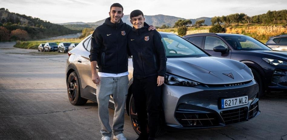 佩德里：“我经常带费兰一起去训练，我会在车里播放我自己的歌单，但费兰总是让我放