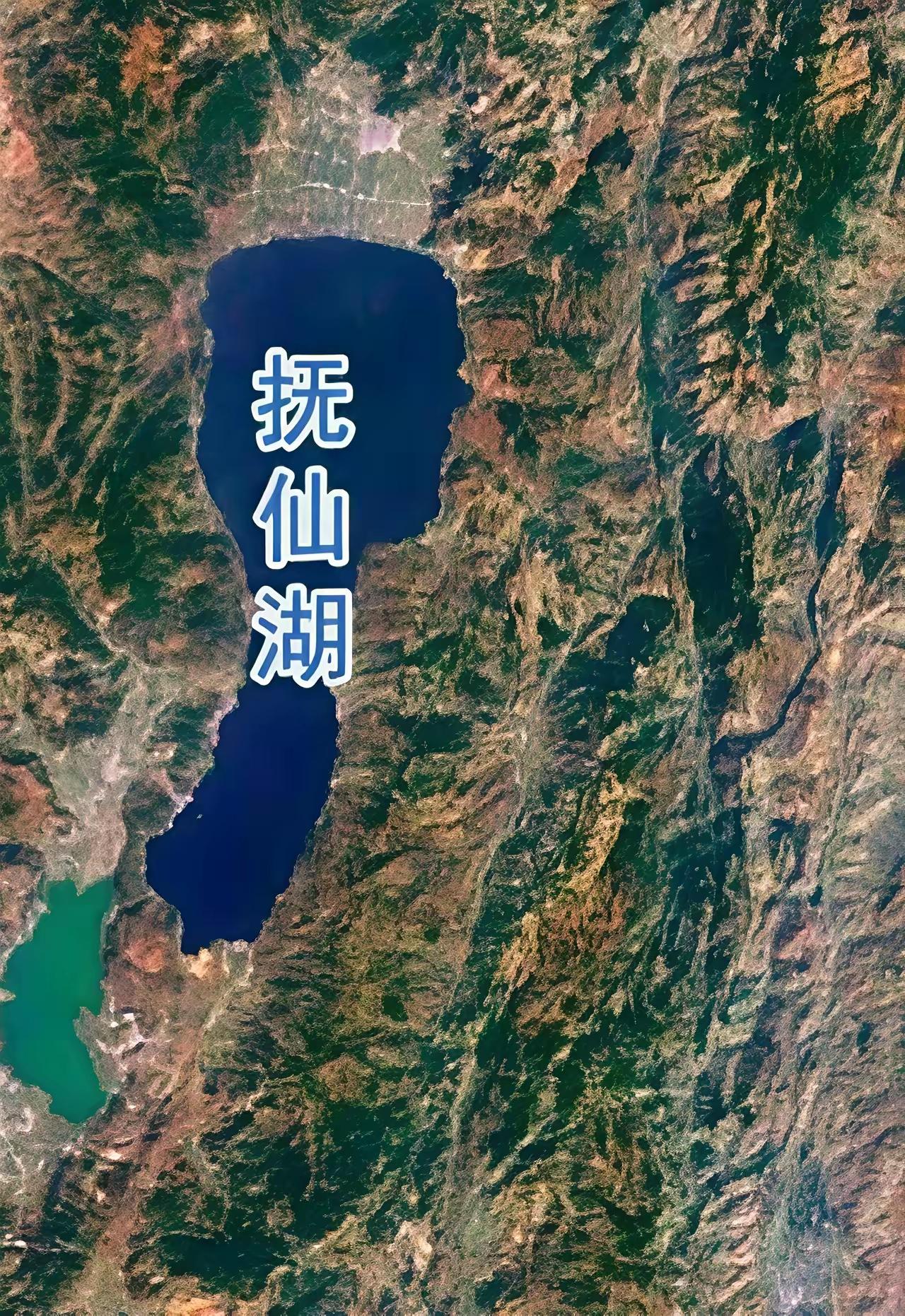 面积不及青海湖1/20，抚仙湖凭啥成淡水宝库？湖底藏着关键密码抚仙湖面积虽小