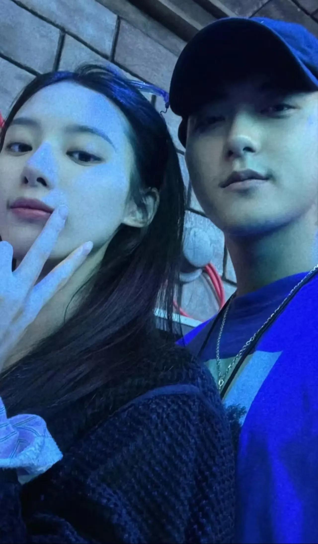 生了孩子是好事儿，为什么不公开呢？明媒正娶的结婚，又不是私生子。有狗仔拍到了
