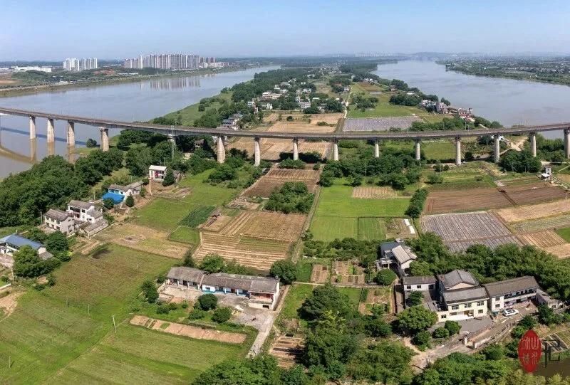 常年稳居国内网红城市头部梯队的长沙，并未止步于流量红利带来的发展成果，而是锚定城