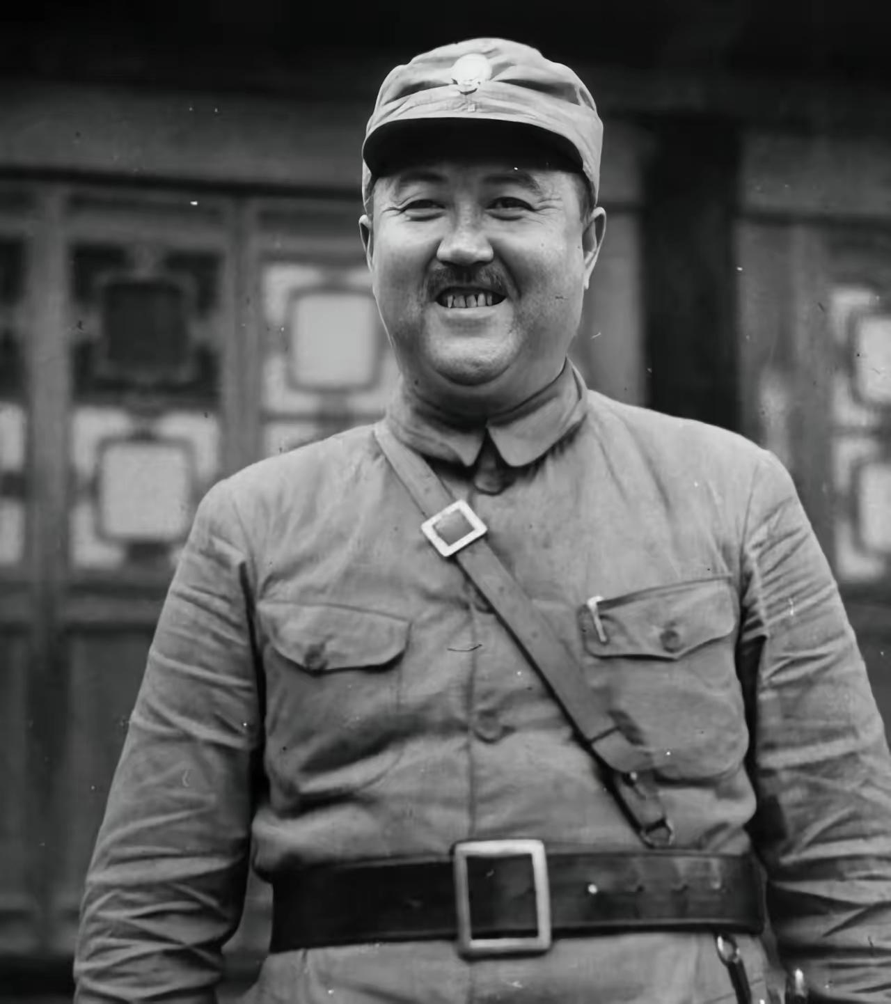 1948年徐向前俘虏一位晋绥军上将，与其密谈了一个小时后对他讲：老同学，你给我当