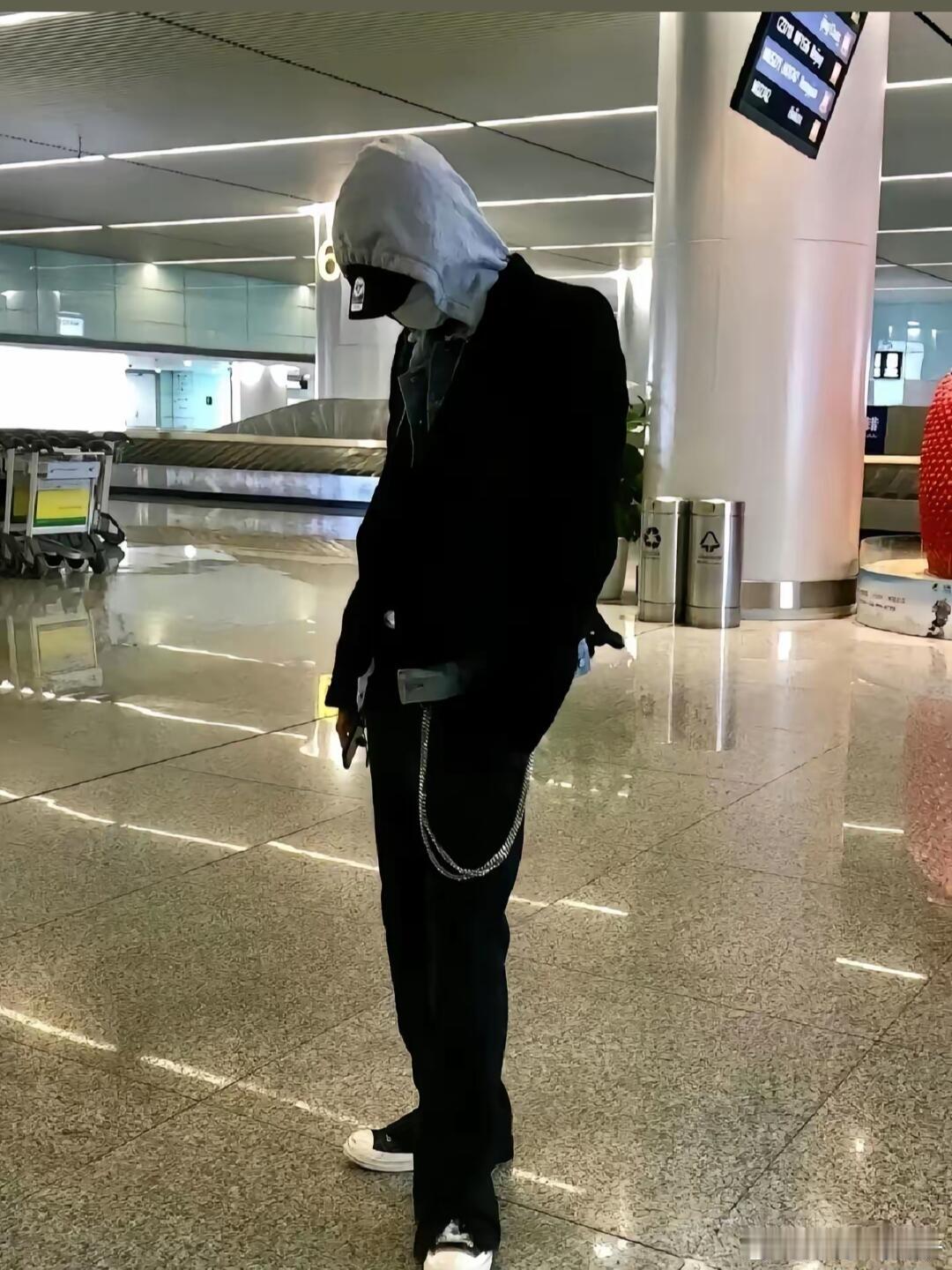 肖战努力学习老公的穿搭​​​