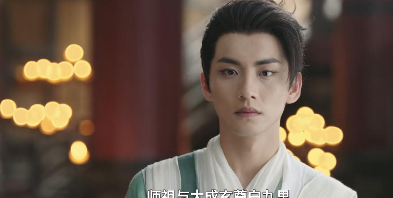 1、原来，这世间并无李青月，只有与天同寿的四灵仙尊。李青月早在多年前就死了，而