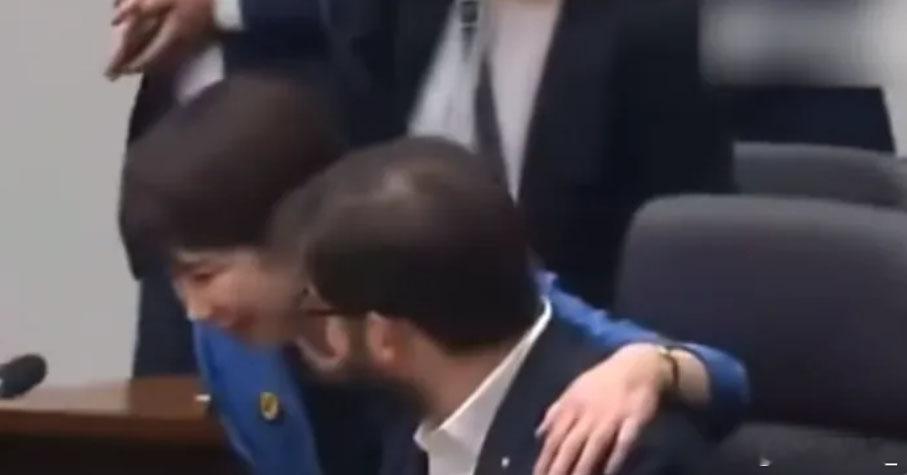 日本最新民调显示，上月刚成立的高市早苗内阁支持率高达82%，在历年新内阁支持率中