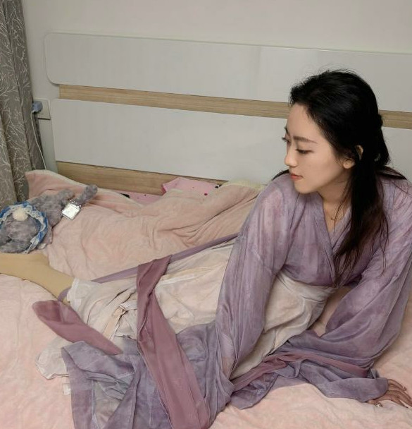 紫色汉服，挺好看的吧