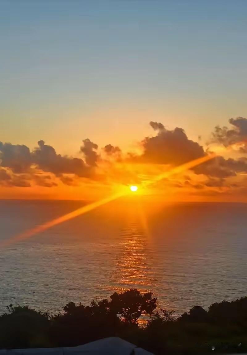 北京协和医院一位ICU教授说：“人到了一定年龄就是生病，生病是主旋律，退休后就是