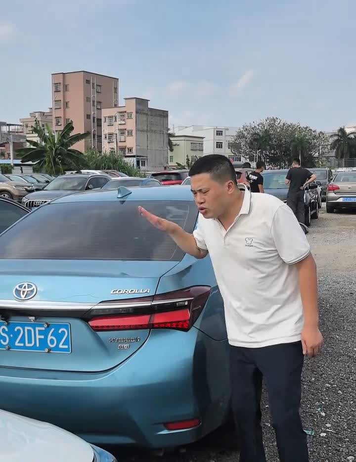 198，我同事居然收了一台双擎卡罗拉回来，但是空调不行，预计要修两千多。他说要卖