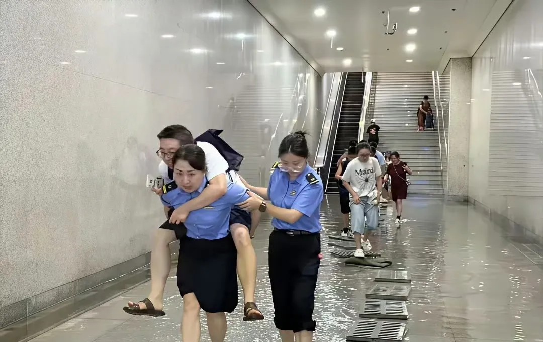 爷们儿，尴尬不尴尬