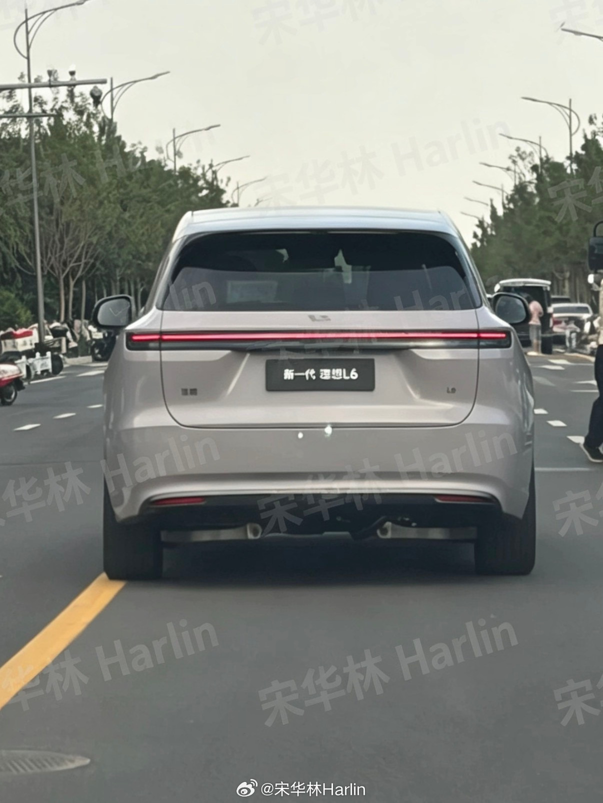 全新理想L6无伪装图来了，太好看了吧？？？