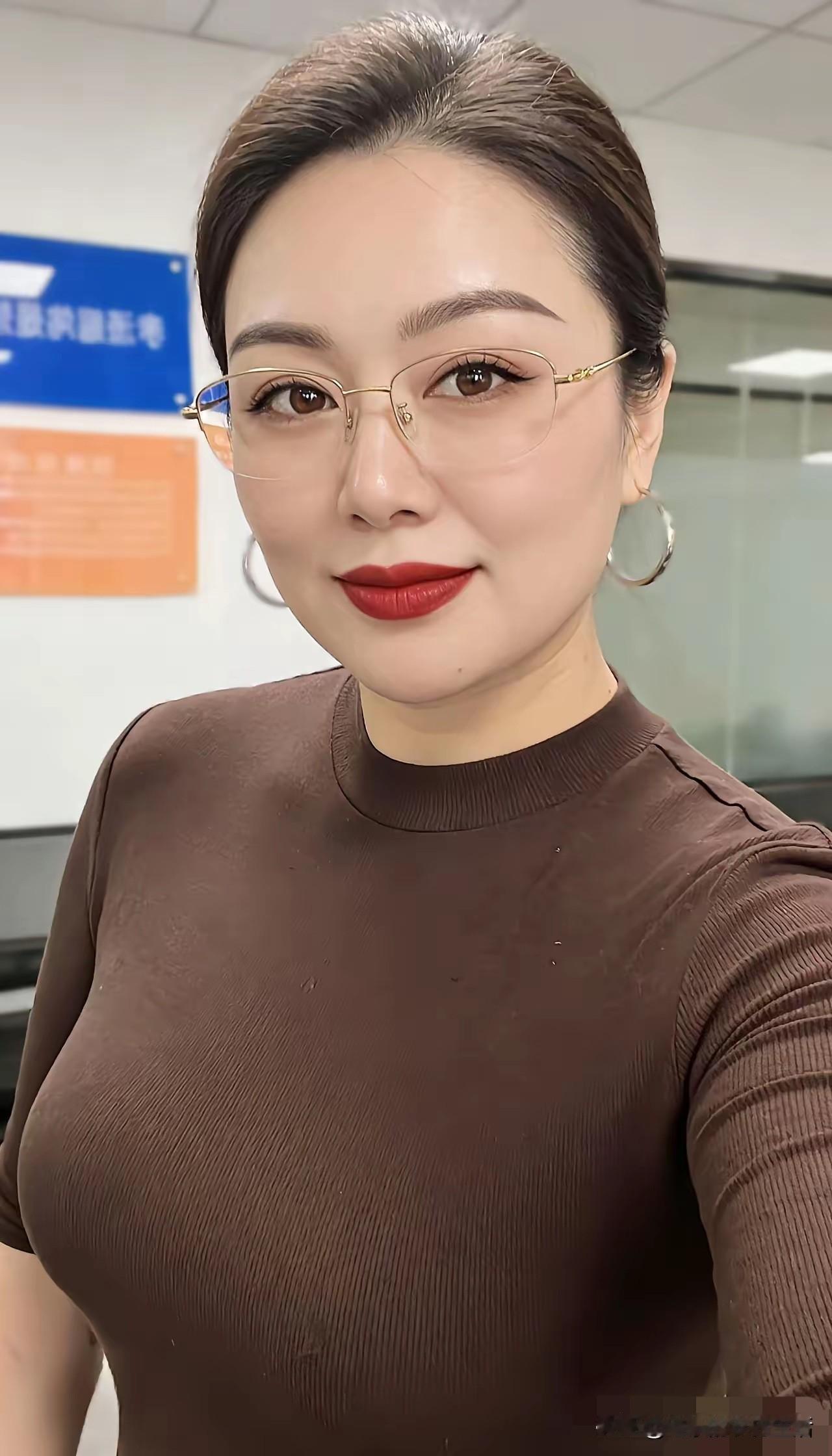 男人们记好了你每天千万不要去纠结那个女人还到底爱不爱你都没有用的在女人的