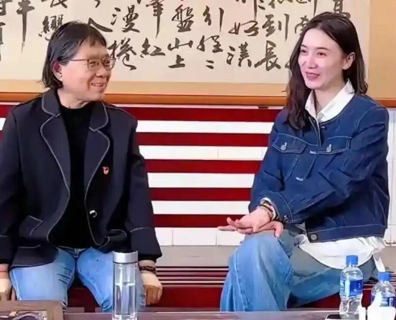 宋佳演张桂梅，这一招实在是高。国内主流大奖有三个，宋佳仅凭这一个角色，就拿下