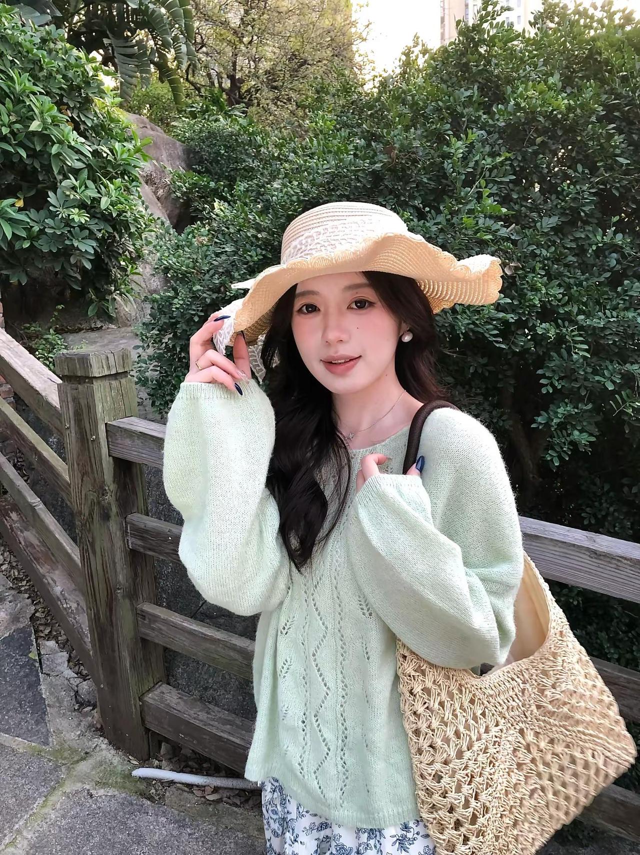 原来人真正高兴起来，心里是会响的富士相机拍照姿势温柔穿搭碎花裙