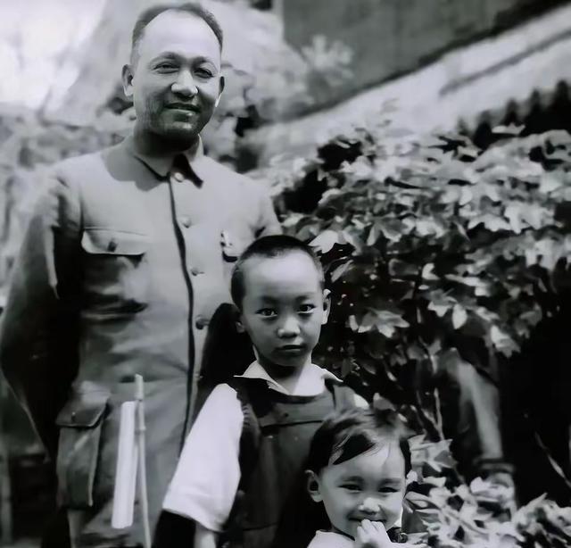 太可惜！战功不输上将的猛将陈光，建国后一步踏错，终留终身悲剧在中国革命战争史上