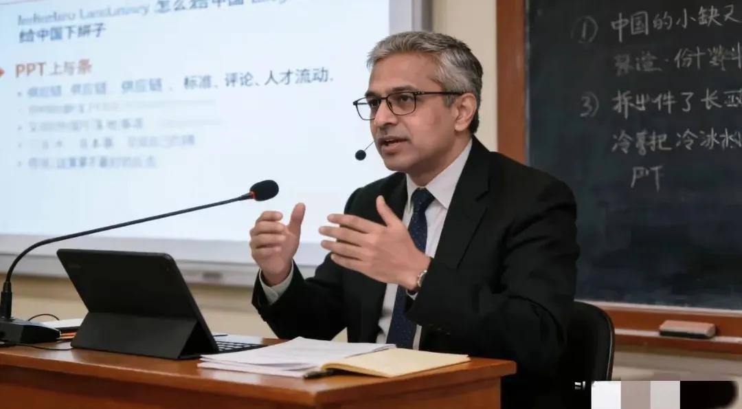 有网友前两天闲着没事跑去印度尼赫鲁大学旁听了一节课结果直接给我整不会了