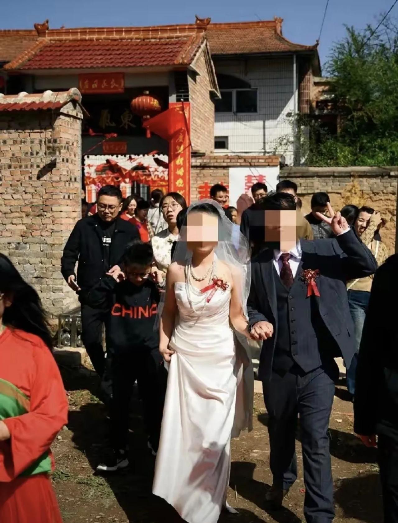 太暖心了！山西长治新人结婚，女方退彩礼还添陪嫁获赞在山西长治，一对新人结婚