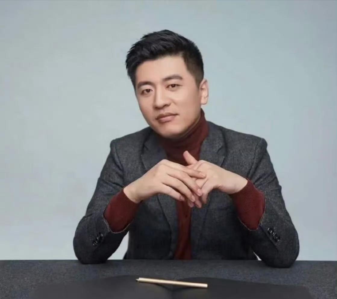 教育博主张雪峰心梗去世，上有老下有小的80后，早已经成为猝死主力军，而他也