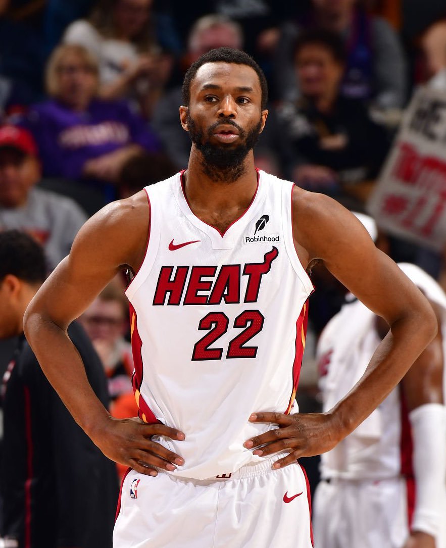 据记者BrettSiegel报道，热火在任何涉及维金斯的交易中，都要求得到一枚