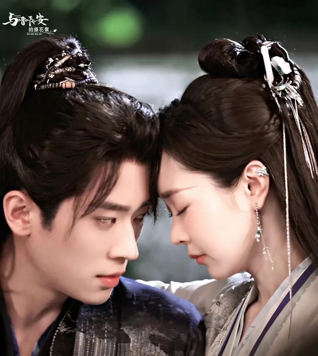 丞磊与宋轶《与晋长安》宿敌设定。丞磊和周也《锦月如歌》同朝为将。近期由丞磊主