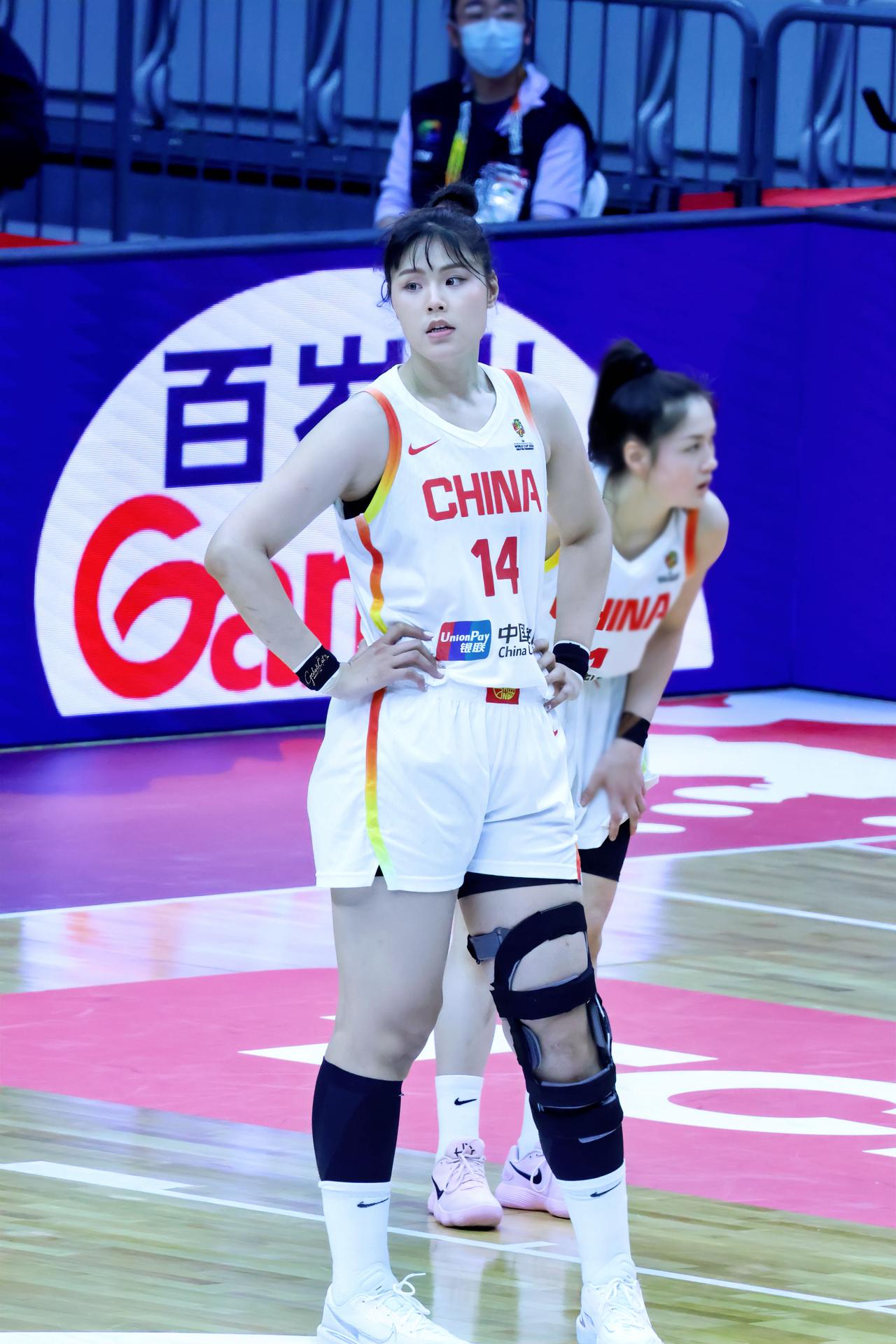 李月汝终于快要踏上回归国家队的旅程！因为就在刚刚中国女篮李月汝所在的达拉斯飞