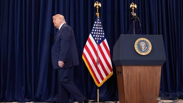 特朗普：没有国家帮助美国今天凌晨，美国总统特朗普在白宫的记者会上谈到伊朗战争与