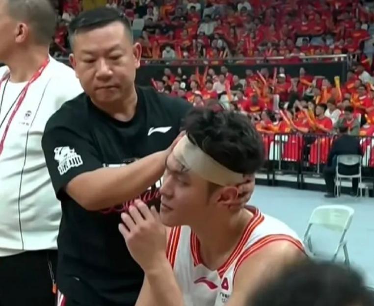 惨烈！广厦深圳3战伤8人，季后赛变“伤兵大战”，深圳只剩一个外援。。。