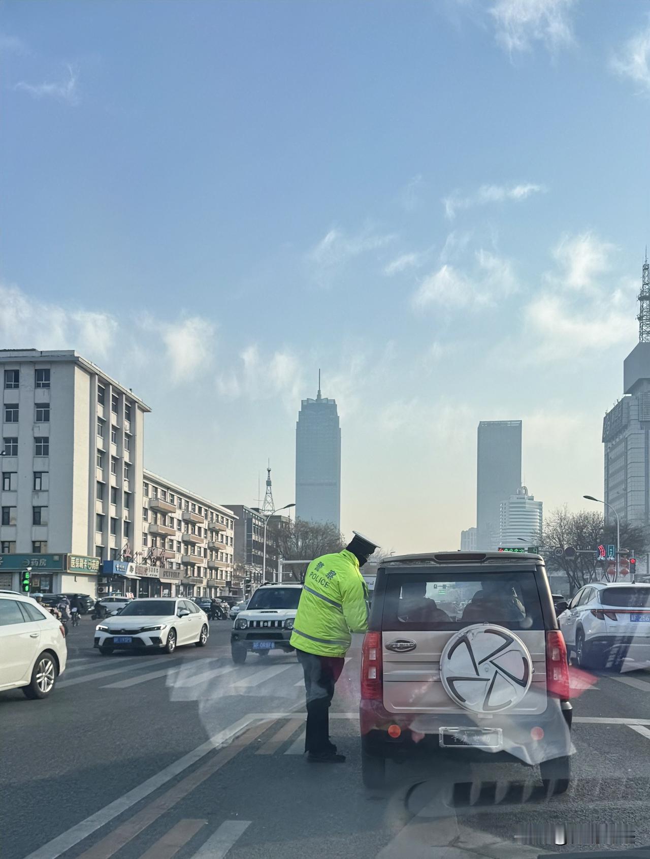 保定真的开始查老年代步车了，不过具体怎么查似乎也体现着“人性化”。这两天在路