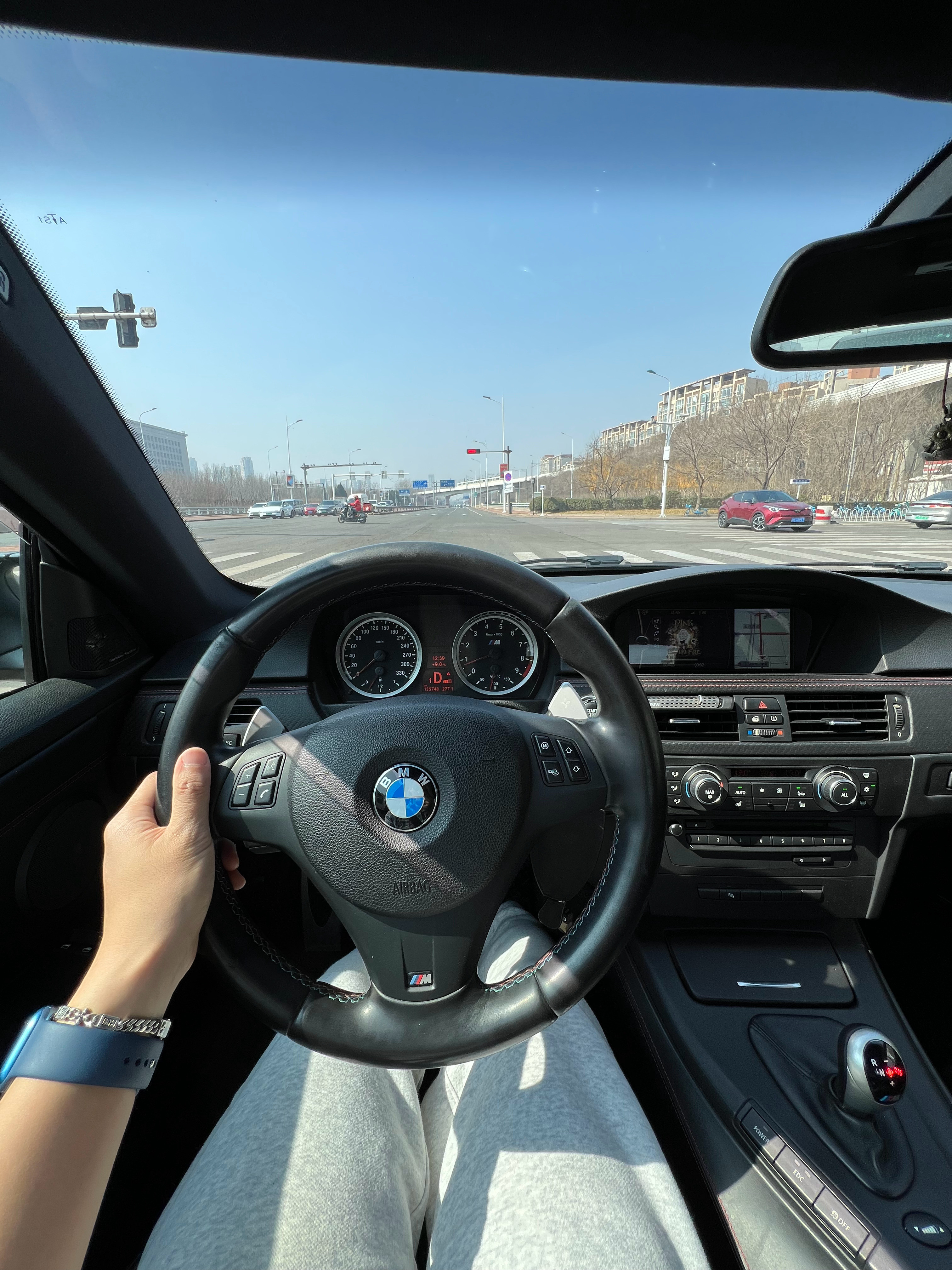 加200块钱油，下午去溜车没有目的地“开，往城市边缘开～”天津