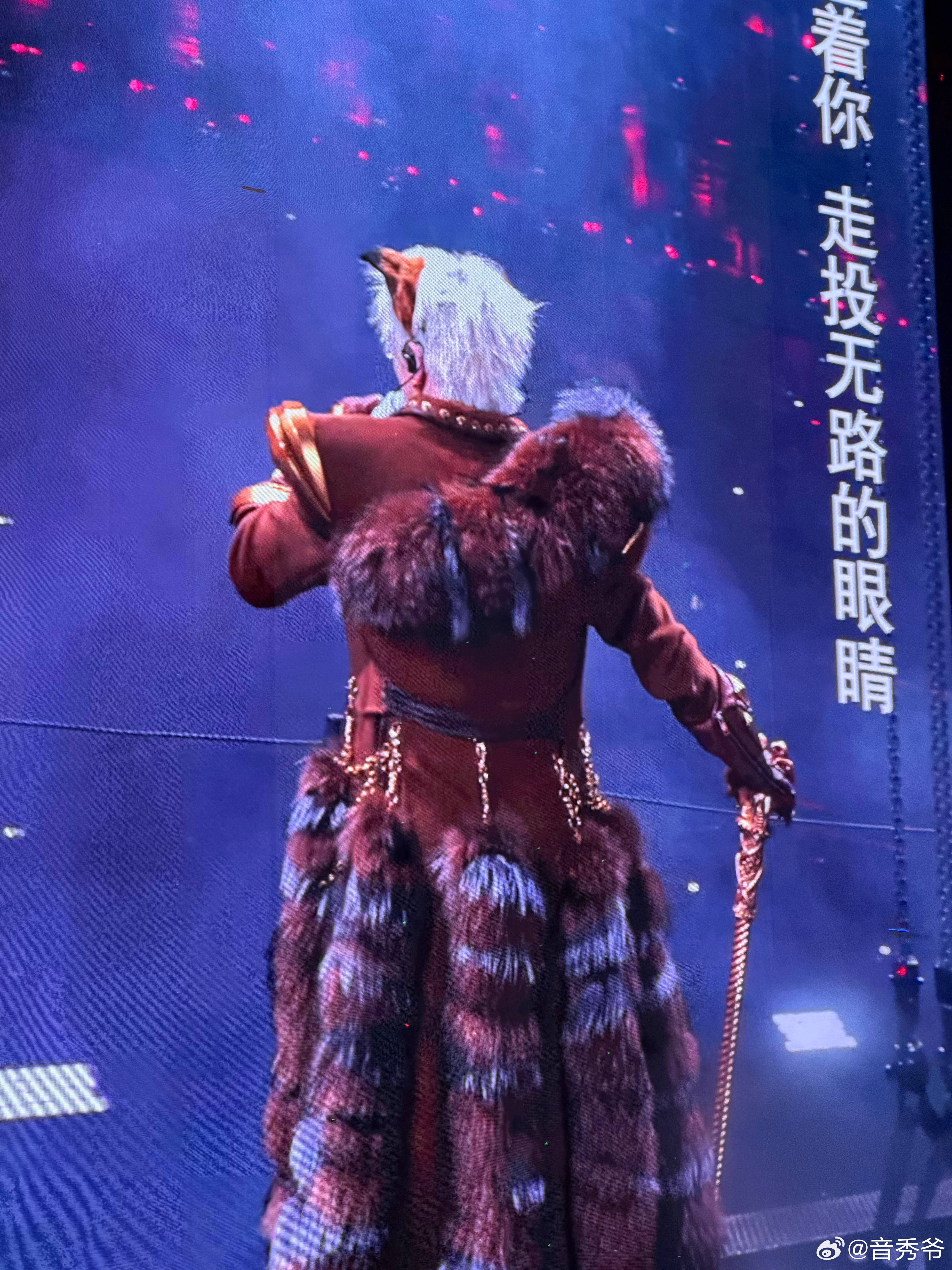 薛之谦兽耳造型薛之谦狐狸本体出来了刚从薛之谦演唱会回来，现在满脑子都是他的兽耳