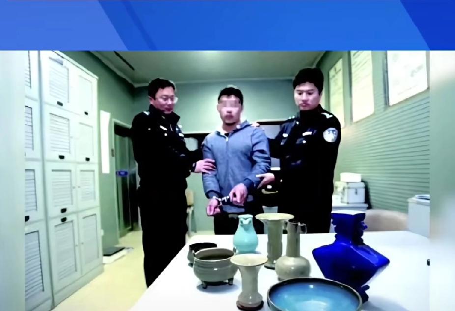 想想就细思极恐，1994年，23岁的南京博物院，保管员陈超，因盗窃19件文物被枪