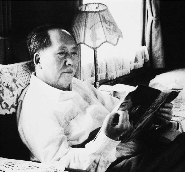关于毛主席的四个史实真相，请一些人不要再造谣了！贺子珍于1937年秋天离开延安，