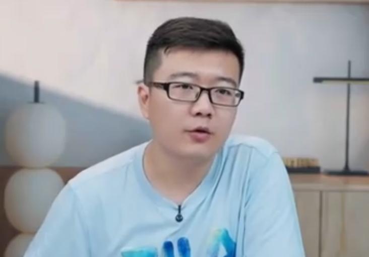 莎头2:3输给林申组合，莱维一针见血指出教练问题。他说：莎头第一局配合不够