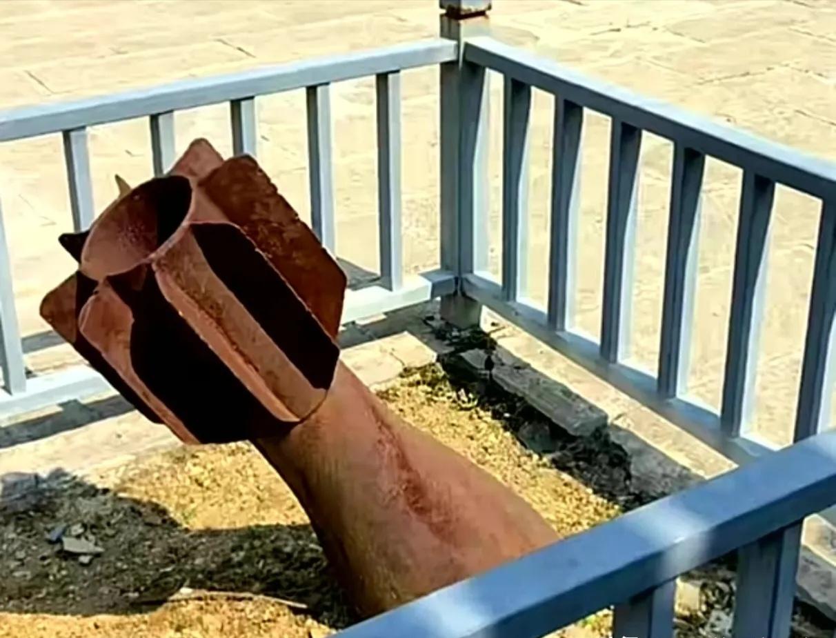 最近读到有关伟人的两次传奇才知道，世界不是没有神奇，而是神奇选人。这番感悟让