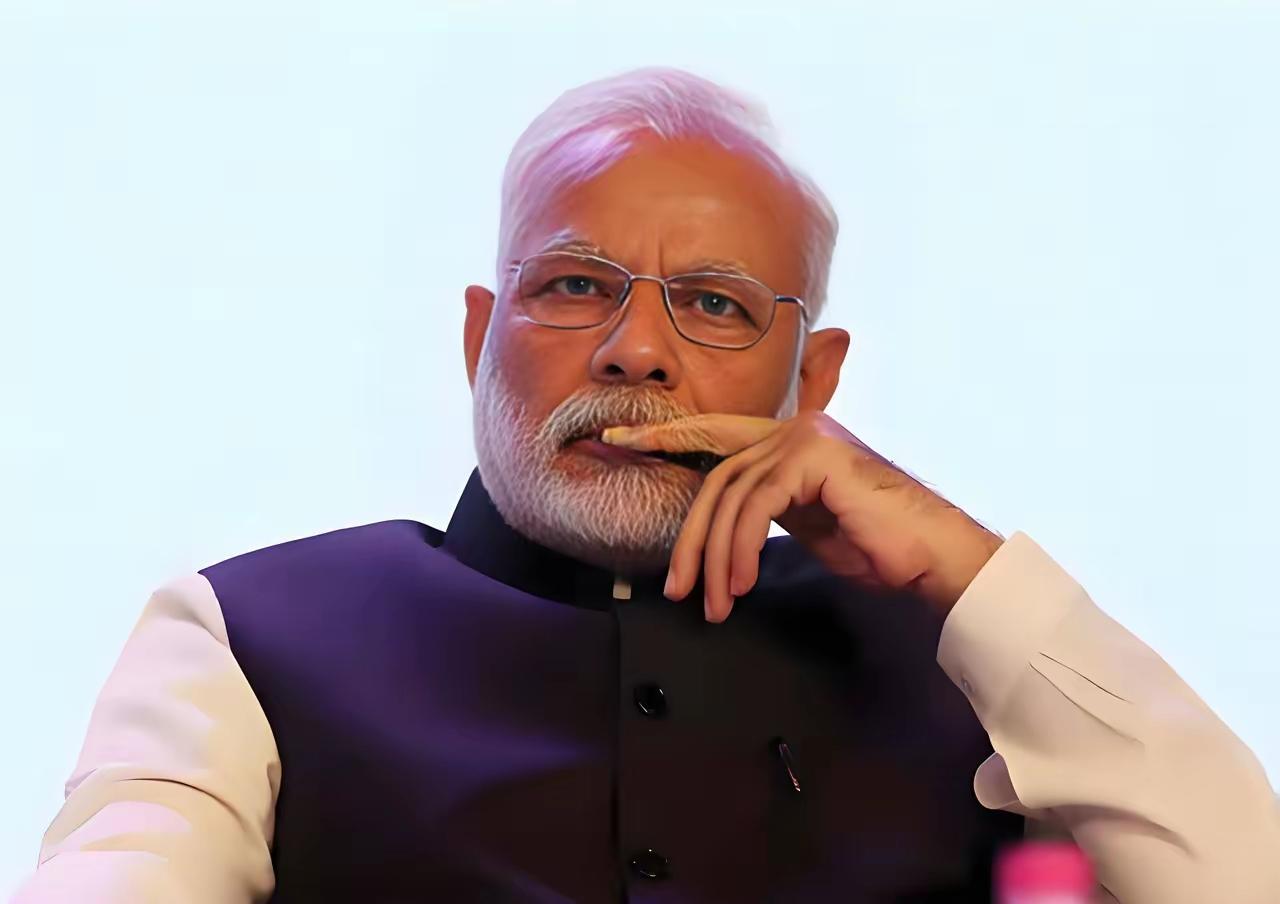 阿中：哟，阿三老弟，今天怎么有空来我这义乌商贸城逛了？阿三：开门见山！我要订2