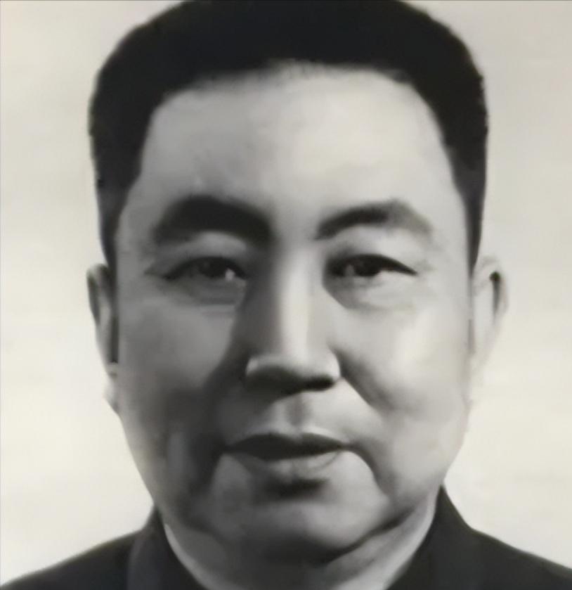 毛主席曾评价华国锋，是他见过最老实的人，不过，令很多人意想不到的是，这个老实人在