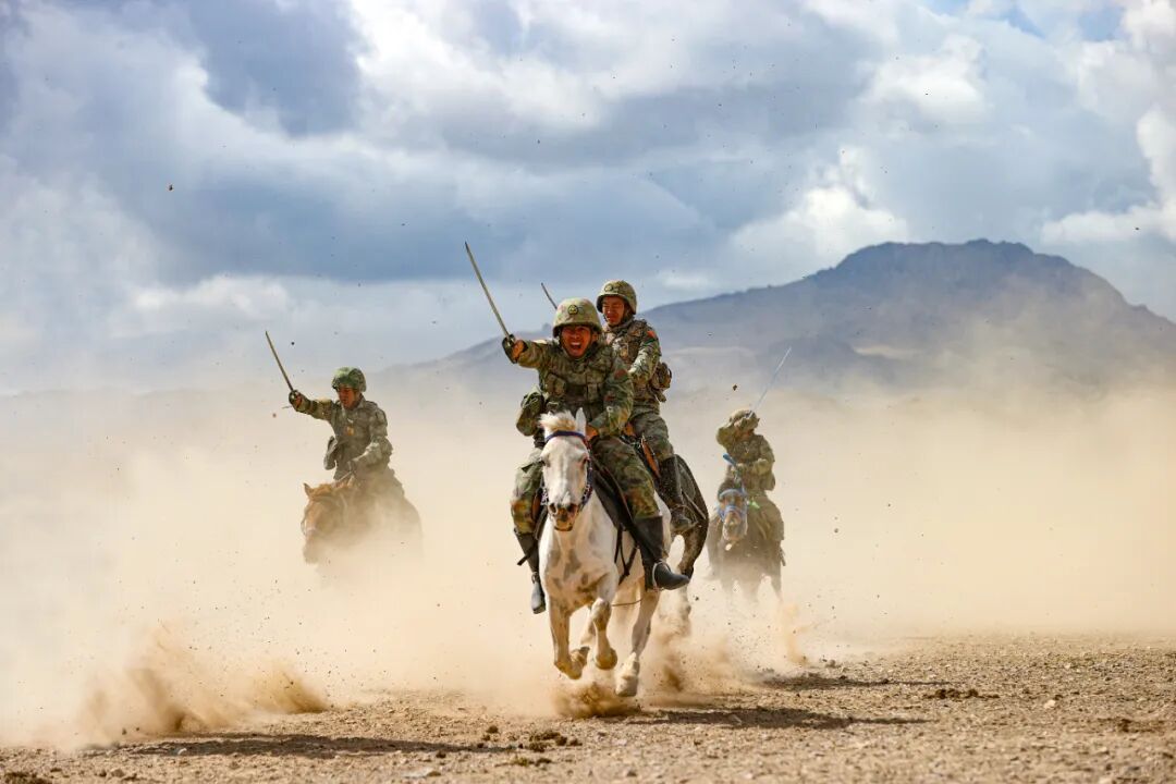 骑兵连，冲啊！​​​