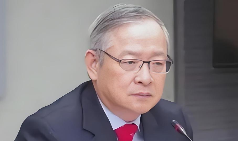 台湾知名人士林郁方：“我实在看不懂大陆造那么多武器装备，造那么多航母干什么，还频