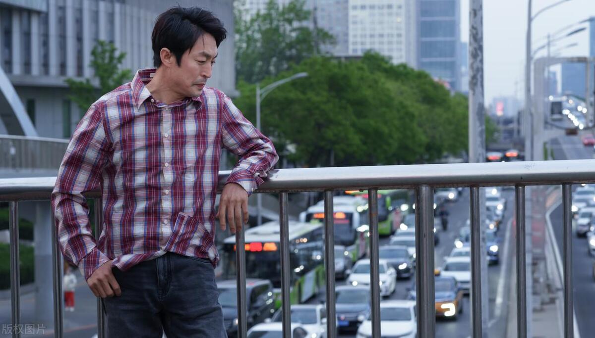 我老公这两天头晕，还非要吵着下了班去跑外卖，就因为两个多月没有发工资，而我在家写