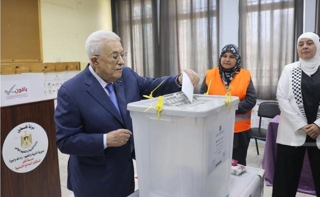 当地时间26日，巴勒斯坦中央选举委员会宣布巴勒斯坦地方选举结果，总统阿巴斯