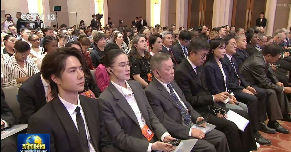 王一博回国第一天就开会王一博参加全球文明部长级会议，还登上了新闻联播。我去年就说