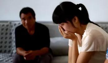 我给儿子买房掏空家底，却只给女儿5万装修费。她红着眼问我，妈，你说好的一视同仁呢