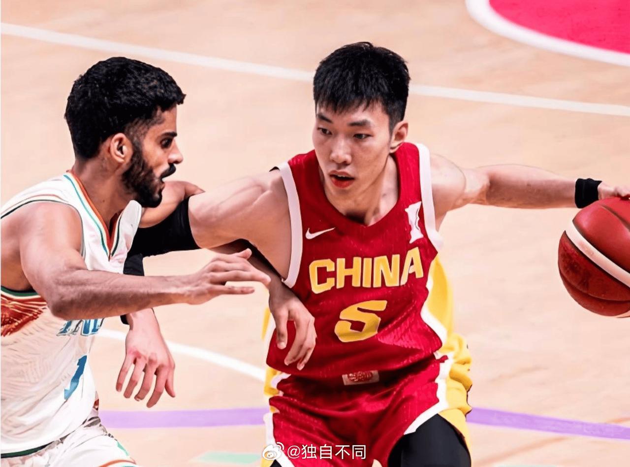 廖三宁今天打出了国家队代表作，一个人扛着中国男篮往前走！9月16日下午，202